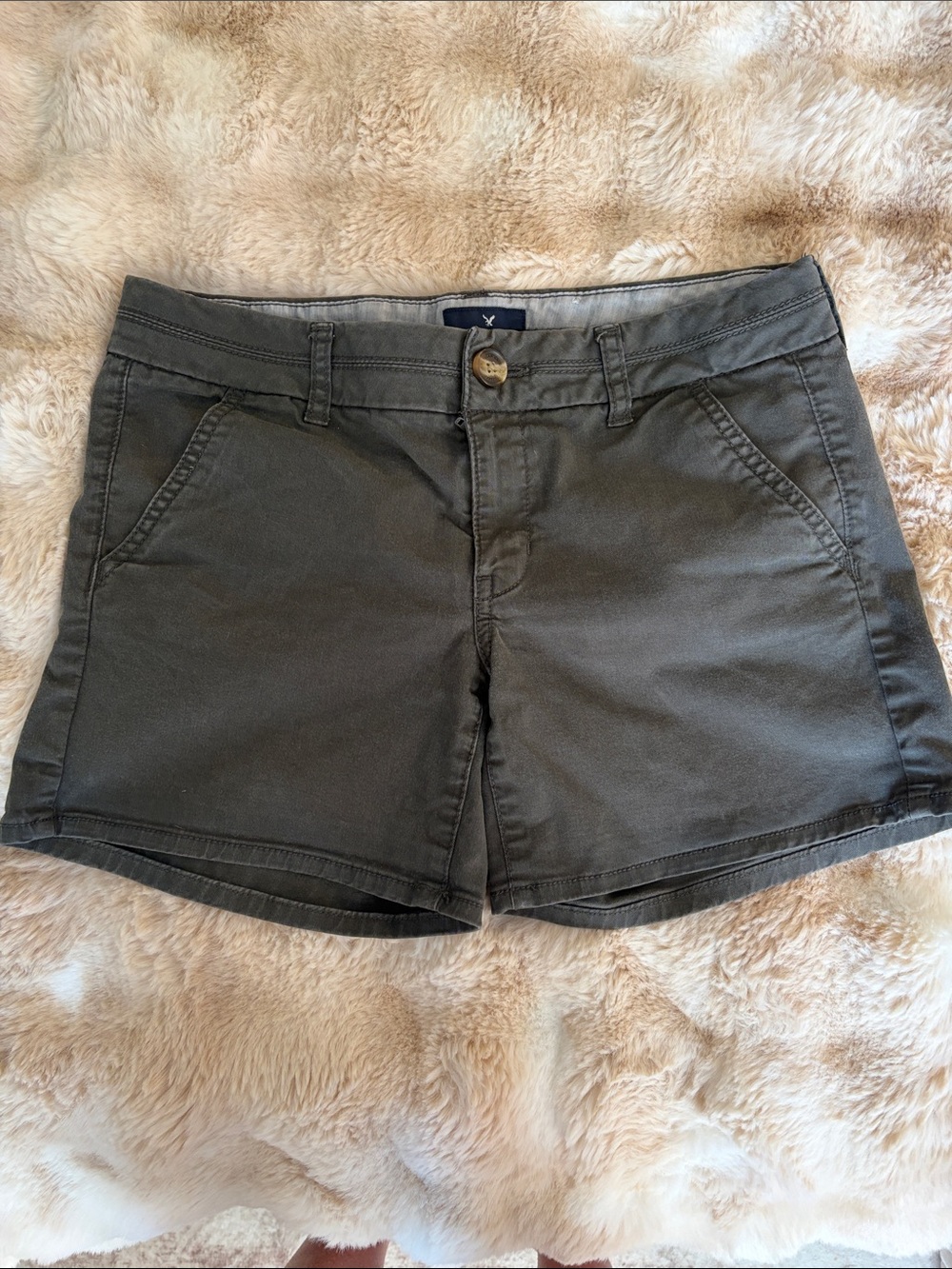 American Eagle shorts cotton blend size 6 stretch MIDI grayish color